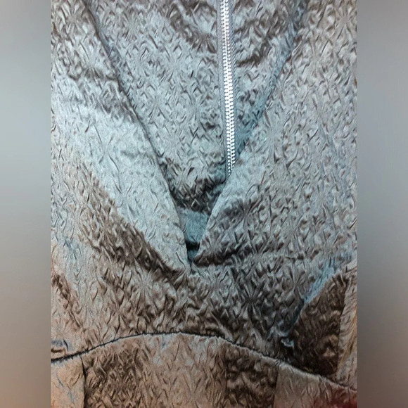 Black Top - Picture 9 of 16